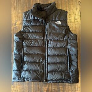 The North Face Men's Black Puffer Vest 550